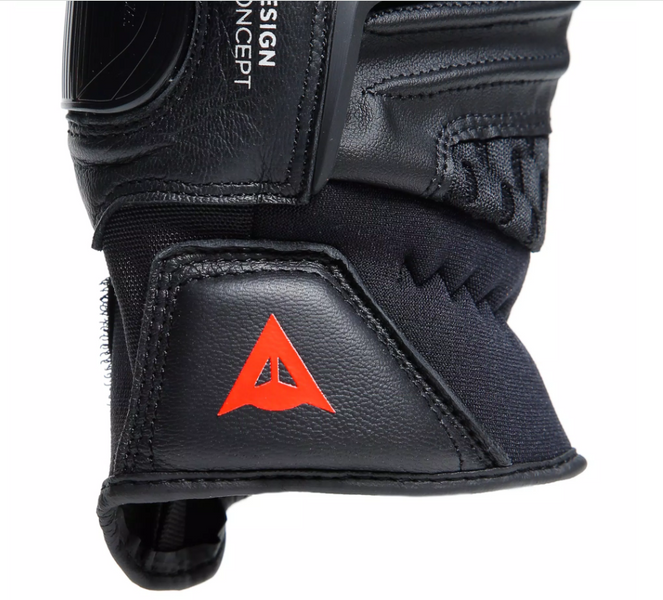 Мотоперчатки Dainese CARBON 4 SHORT Leather Black Red M 201815958628M фото