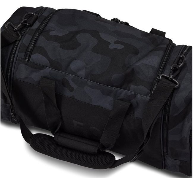 Сумка для спорту FOX DUFFLE 180 BAG - CAMO [Black], Duffle Bag 33139-247-OS фото